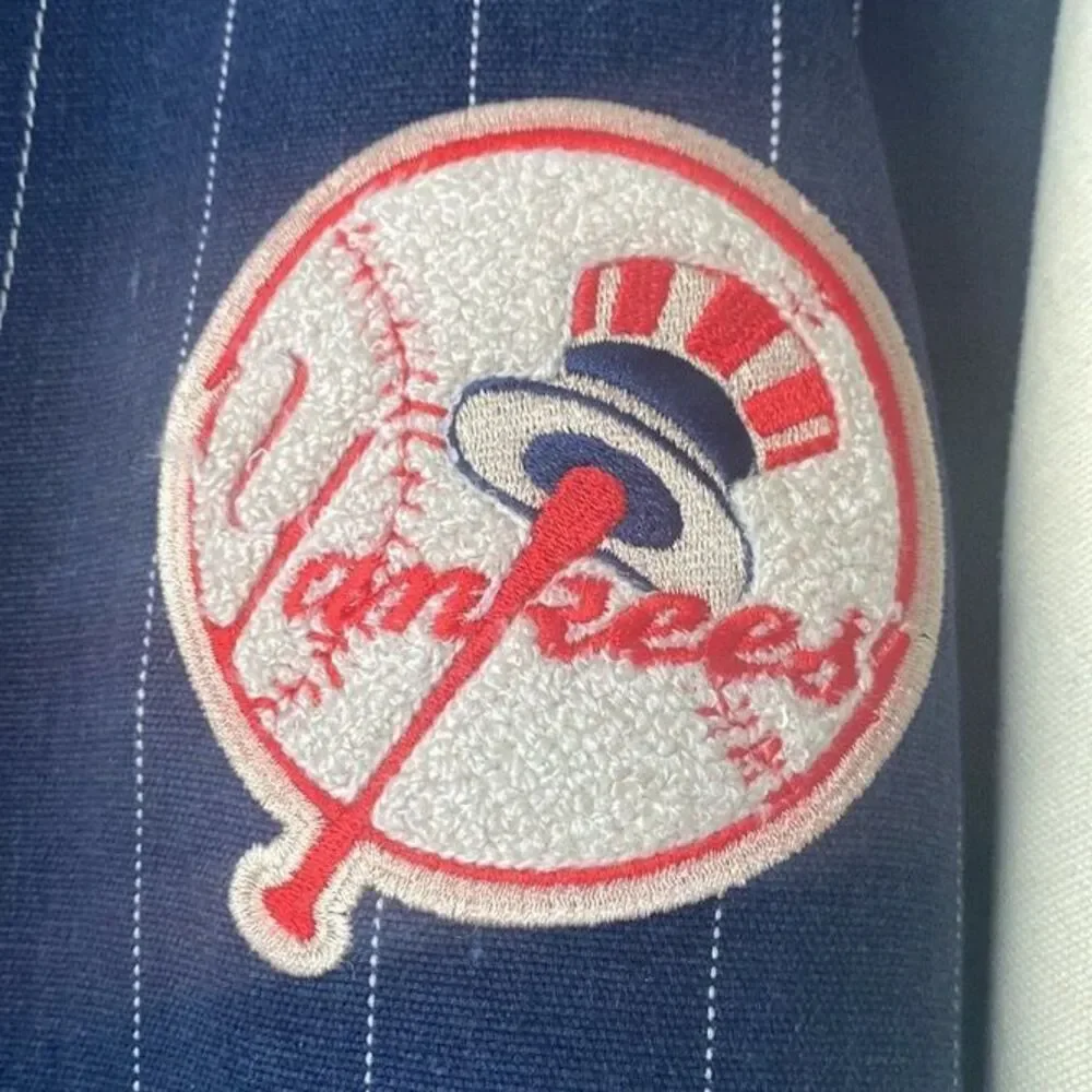 NEW YORK YANKEES COMMEMORATIVE VINTAGE JACKET SIZE LARGE EXCELLENT CONDITION!